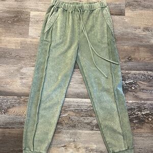 NWT UMGEE pants with pockets